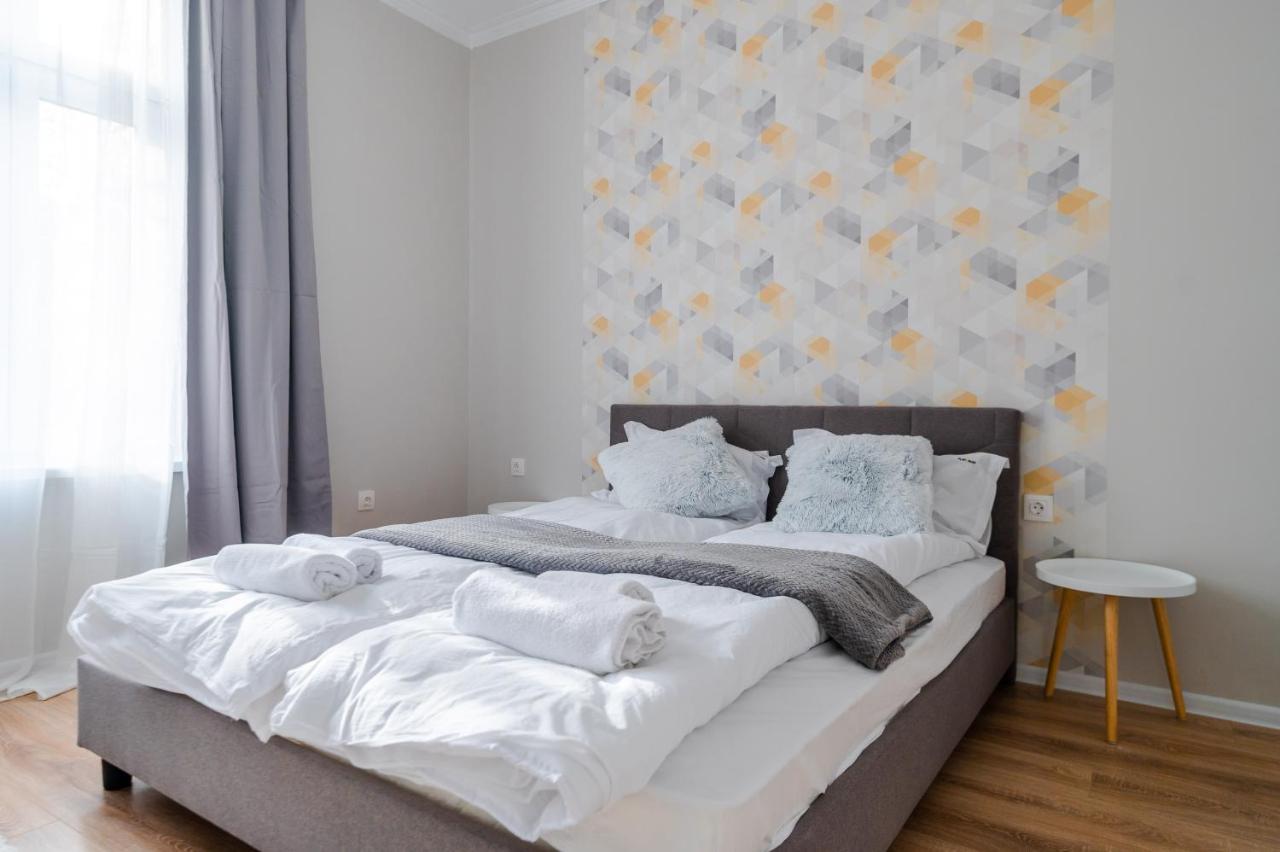 Boutique 2-Bedroom Apartment In Sofia Esterno foto