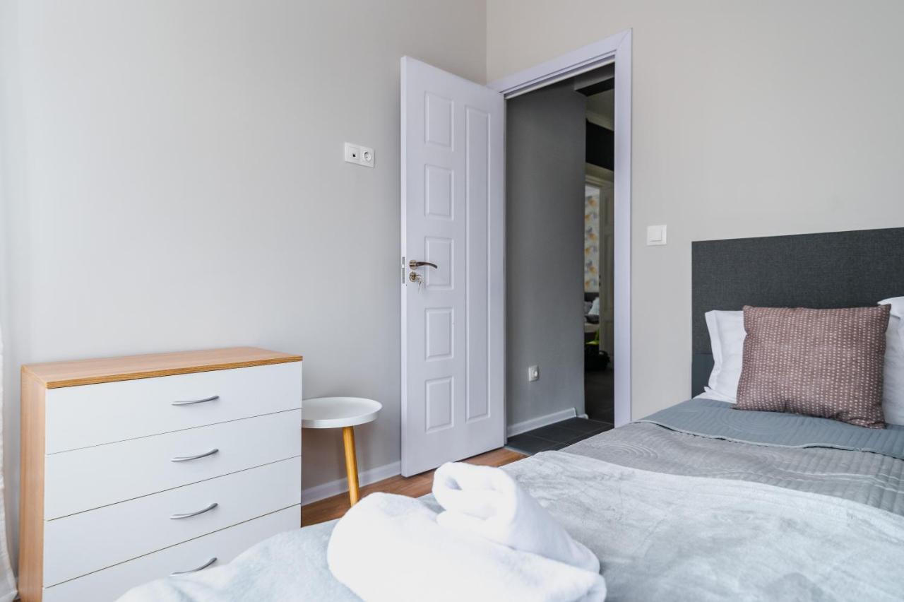 Boutique 2-Bedroom Apartment In Sofia Esterno foto