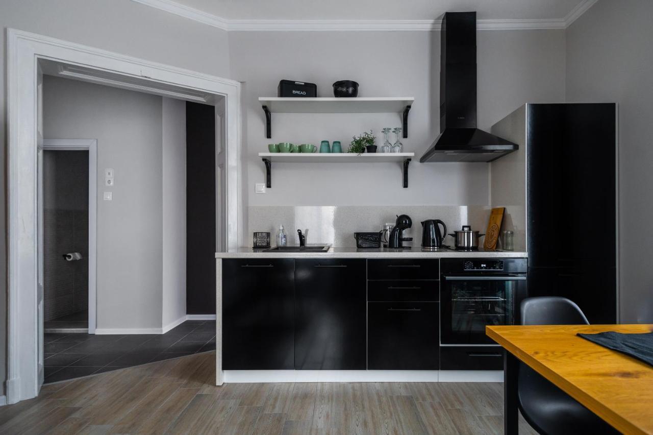 Boutique 2-Bedroom Apartment In Sofia Esterno foto
